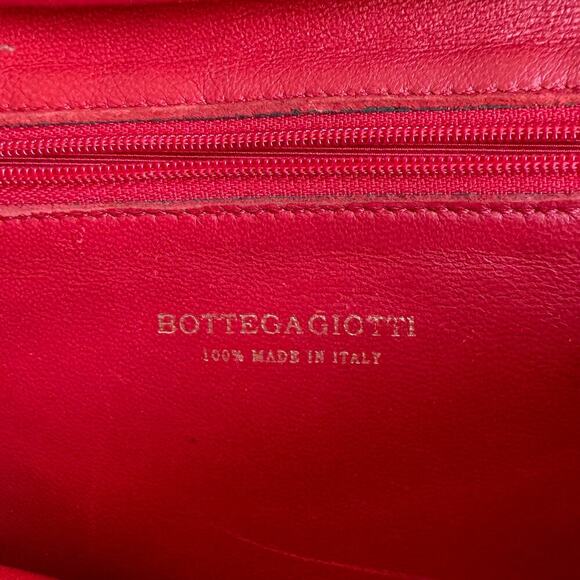 BOTTEGA GIOTTI Red Woven Crossbody Built-in-Wallet Bag - Picture 6 of 9